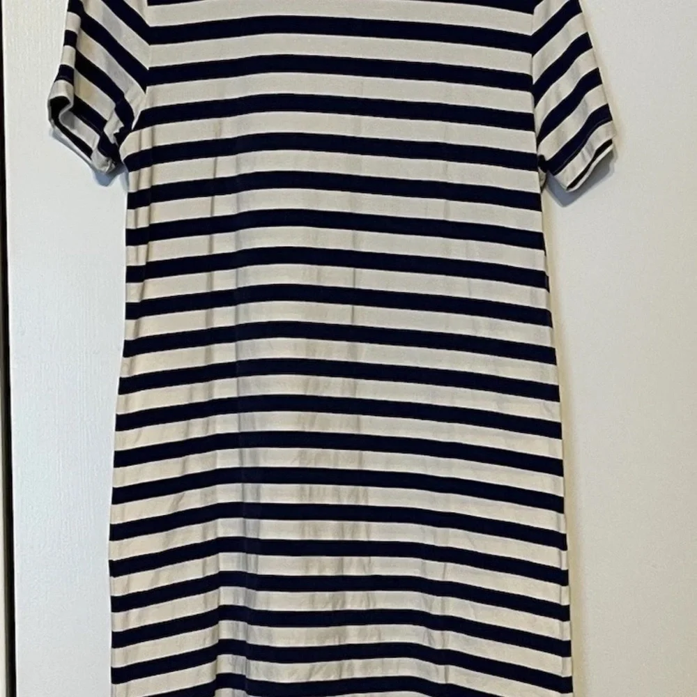 Vineyard Vines Women’s Short Sleeved Navy Striped Dress Medium